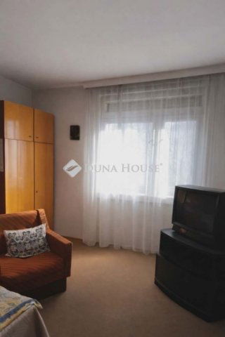 Eladó panellakás, Pécsett 36.5 M Ft, 2 szobás