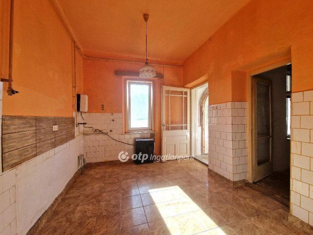 Eladó családi ház, Karcagon 21.89 M Ft, 2 szobás