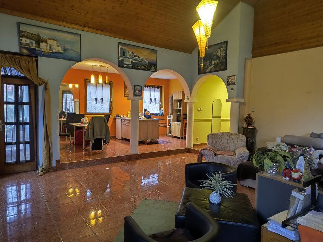 Eladó családi ház, Százhalombattán 159 M Ft, 3 szobás