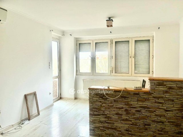 Eladó téglalakás, Győrött 58 M Ft, 2 szobás