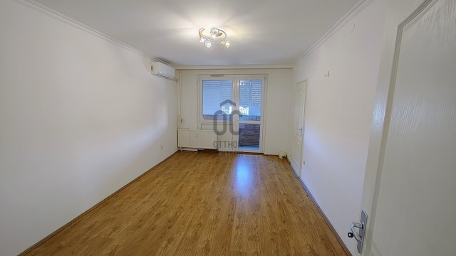 Kiadó panellakás, albérlet, Debrecenben 200 E Ft / hó, 3 szobás
