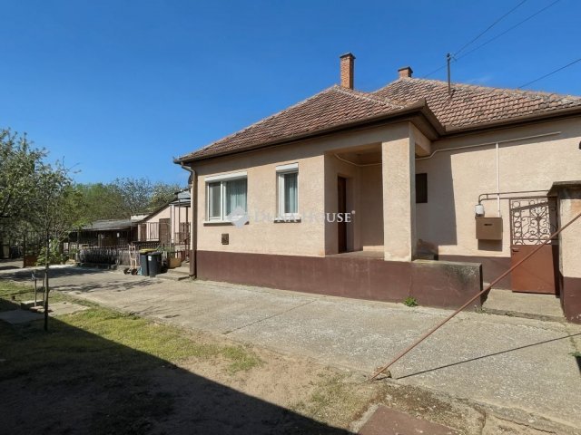 Eladó családi ház, Rémen 19.9 M Ft, 4 szobás