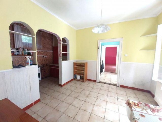 Eladó családi ház, Rédén 17.9 M Ft, 2 szobás