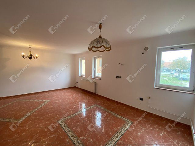 Eladó téglalakás, Mosonmagyaróváron 54.99 M Ft, 2 szobás