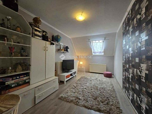 Eladó családi ház, Zsombón 140 M Ft, 5 szobás