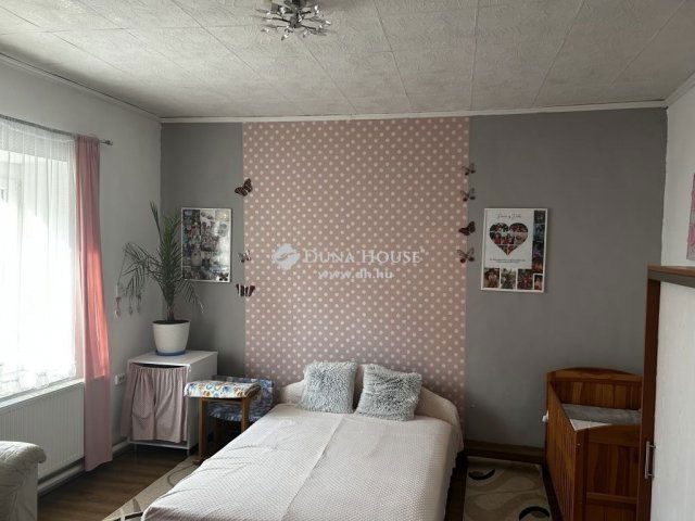 Eladó családi ház, Nagykátán 44 M Ft, 3 szobás
