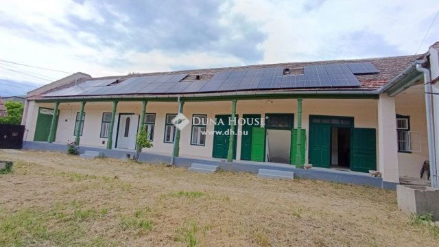 Eladó családi ház, Bátaszéken 65 M Ft, 4 szobás