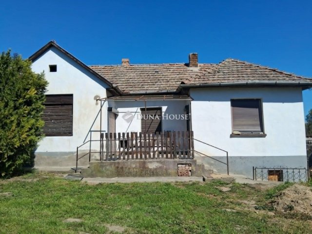 Eladó családi ház, Karádon 24.5 M Ft, 3 szobás