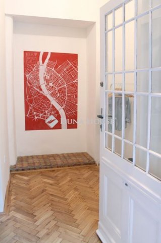 Eladó téglalakás, Budapesten, VI. kerületben, Weiner Leó utcában