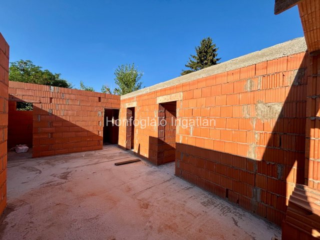 Eladó ikerház, Nyíregyházán 85 M Ft, 3+1 szobás
