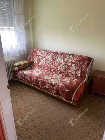 Eladó panellakás, Szegeden 58.5 M Ft, 4 szobás