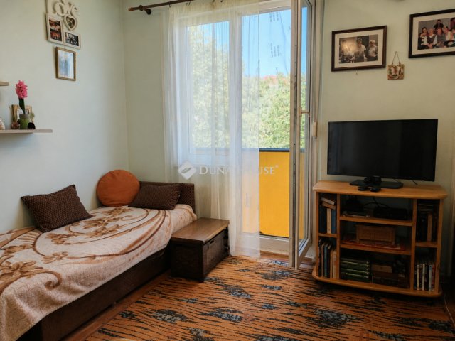Eladó panellakás, Pécsett 44 M Ft, 2 szobás