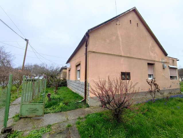 Eladó családi ház, Dombóváron, Vi. utcában 19.9 M Ft, 3 szobás