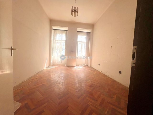 Eladó téglalakás, Budapesten, VII. kerületben 61.5 M Ft