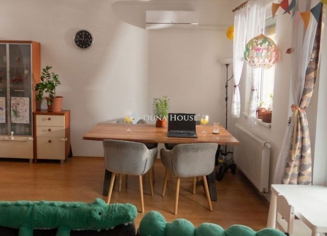 Eladó sorház, Budapesten, XVIII. kerületben 123 M Ft, 4 szobás