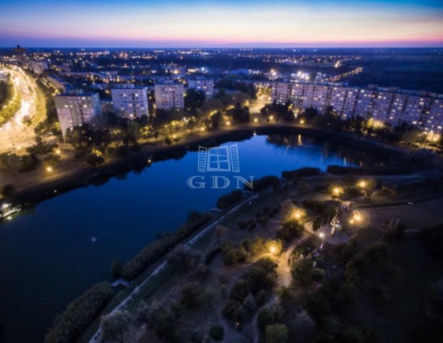 Eladó panellakás, Szegeden 48.5 M Ft, 1+2 szobás