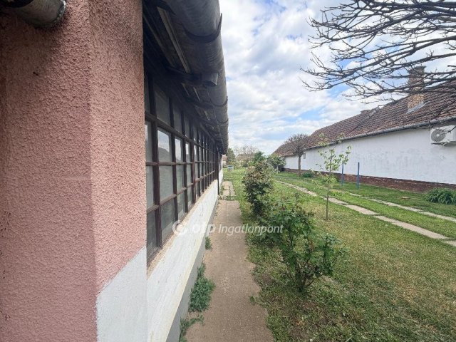 Eladó családi ház, Hajdúszováton 14.5 M Ft, 1+1 szobás