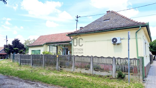Eladó családi ház, Dombóváron 27.75 M Ft, 3 szobás
