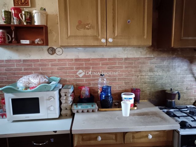 Eladó családi ház, Törtelen 39.9 M Ft, 3 szobás