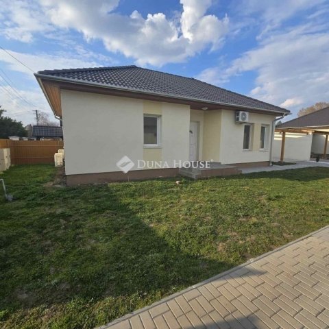 Eladó téglalakás, Lajosmizsén 65.9 M Ft, 3 szobás