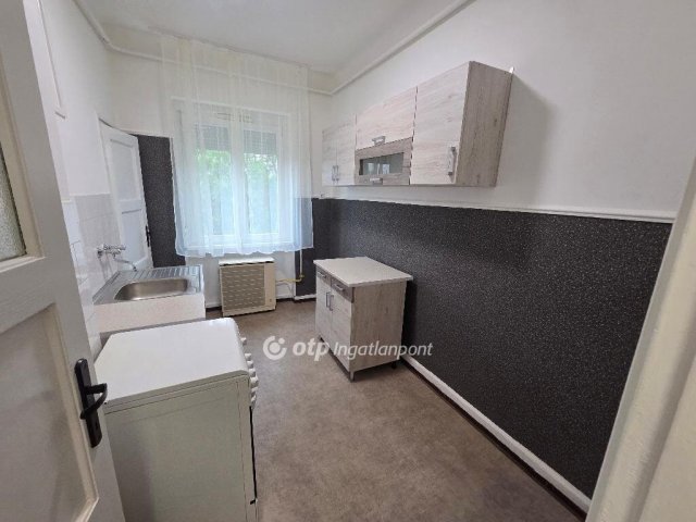 Kiadó téglalakás, albérlet, Miskolcon 100 E Ft / hó, 2 szobás