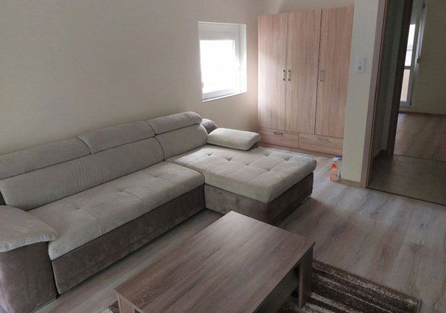 Kiadó panellakás, albérlet, Pécsett, Építők útján, 2 szobás