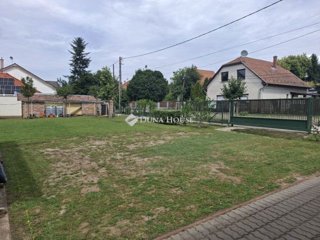 Eladó telek, Budapesten, XVI. kerületben, Új Kőbánya utcában