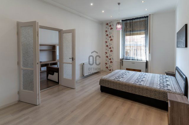 Eladó téglalakás, Szolnokon 49.9 M Ft, 3 szobás