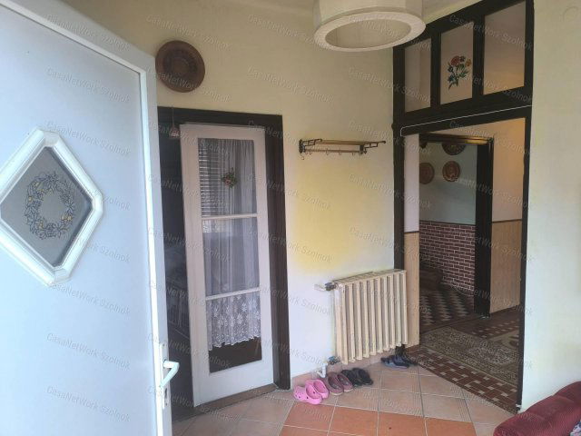 Eladó családi ház, Tiszaföldváron 18.99 M Ft, 3 szobás