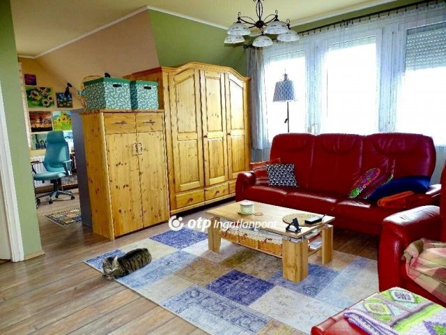 Eladó téglalakás, Győrött 99.9 M Ft, 4 szobás