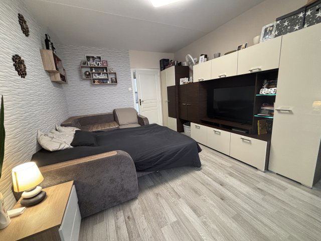 Eladó panellakás, Debrecenben, Kishegyesi úton 63.9 M Ft