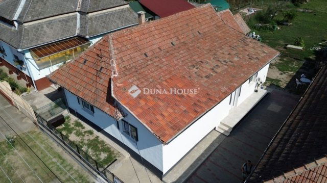Eladó családi ház, Zsámbokon 35 M Ft, 4 szobás
