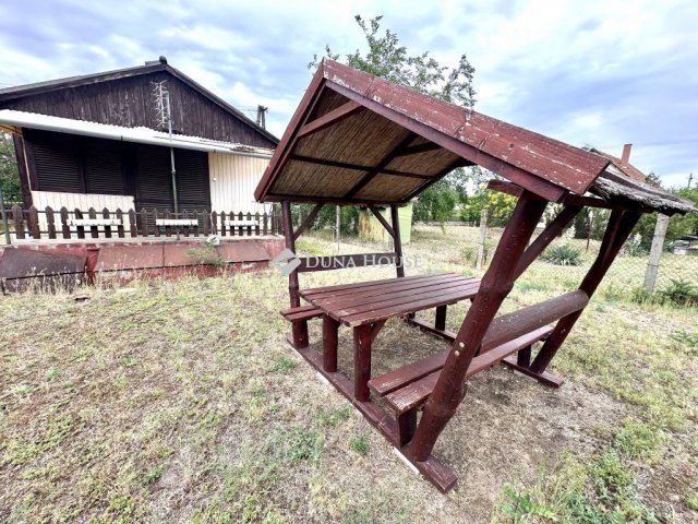 Eladó nyaraló, Cserkeszőlőn 20.5 M Ft, 3 szobás