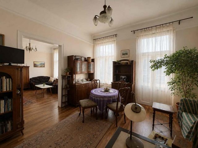 Eladó téglalakás, Budapesten, II. kerületben, Margit körúton