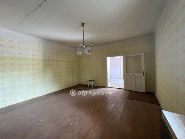 Eladó családi ház, Szigetszentmiklóson 63.9 M Ft, 3 szobás