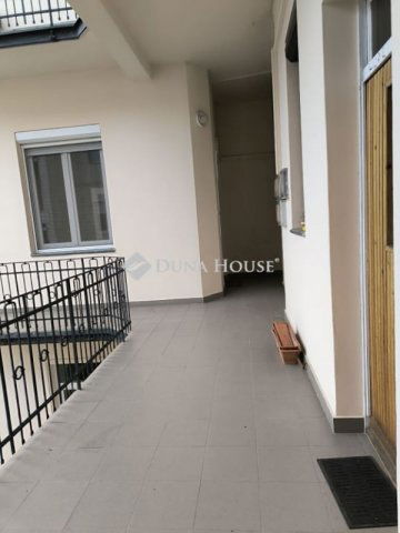 Eladó téglalakás, Győrött 63 M Ft, 2 szobás