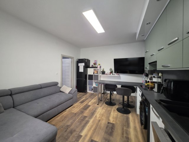 Eladó panellakás, Dunaújvárosban 42.5 M Ft, 1+2 szobás