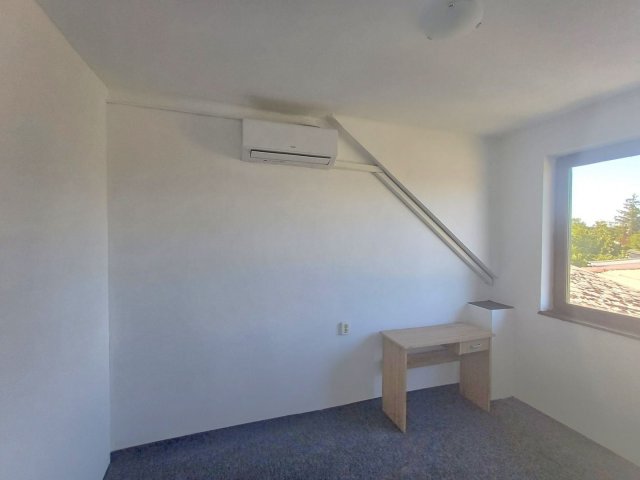 Eladó téglalakás, Debrecenben 32 M Ft, 3 szobás