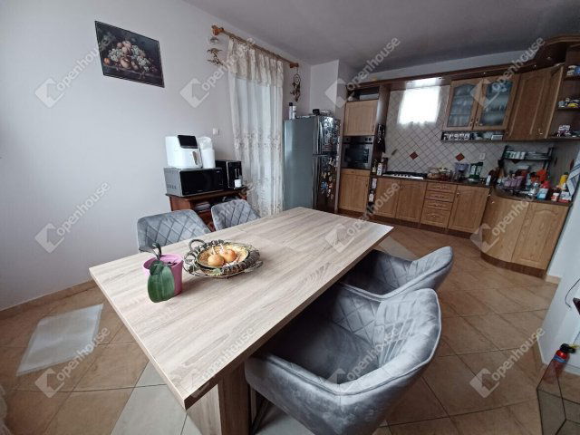 Eladó családi ház, Debrecenben 124 M Ft, 6 szobás