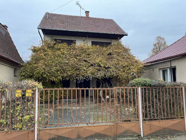 Eladó nyaraló, Hajdúszoboszlón, Szegfű utcában 49.9 M Ft