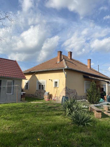 Eladó családi ház, Tiszakürtön 26 M Ft, 3 szobás