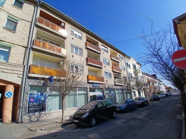 Eladó téglalakás, Cegléden 61.9 M Ft, 3 szobás