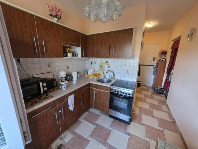 Eladó panellakás, Pécsett 44.5 M Ft, 2 szobás