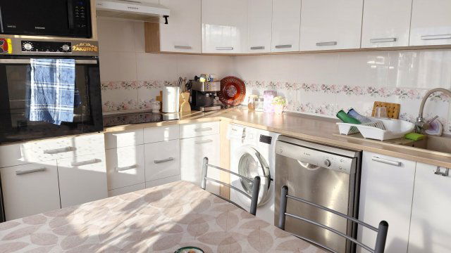 Eladó panellakás, Nyíregyházán 50.99 M Ft, 4 szobás