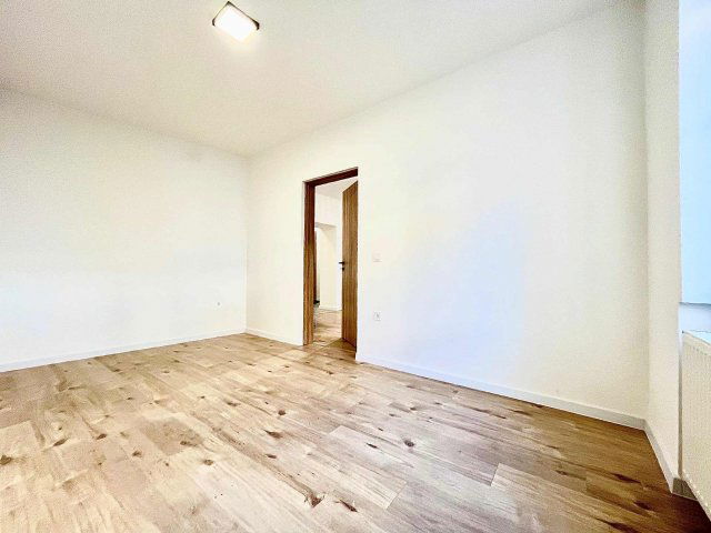 Eladó téglalakás, Pécsett 64.9 M Ft, 3+1 szobás