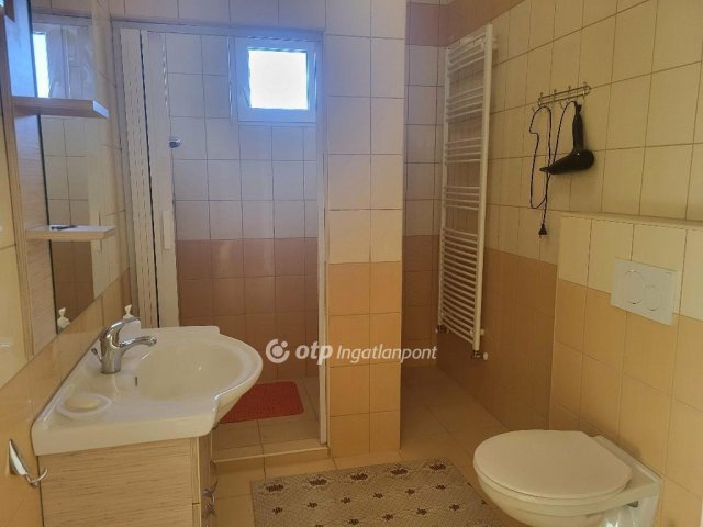 Eladó családi ház, Boldogon 145.8 M Ft, 4+1 szobás