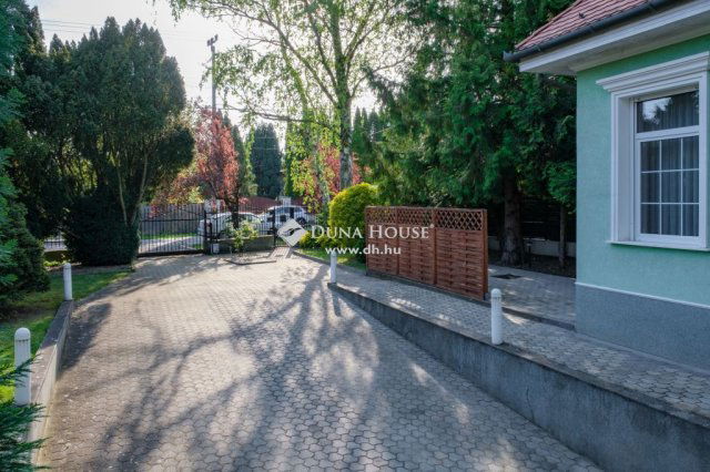 Eladó családi ház, Budapesten, XVI. kerületben 380 M Ft