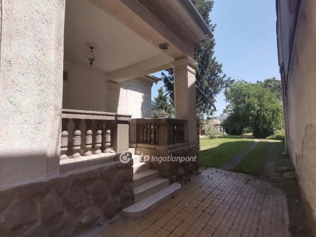 Eladó családi ház, Békéscsabán 80 M Ft, 4 szobás