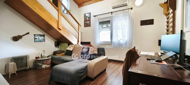 Eladó családi ház, Kartalon 84.9 M Ft, 7 szobás