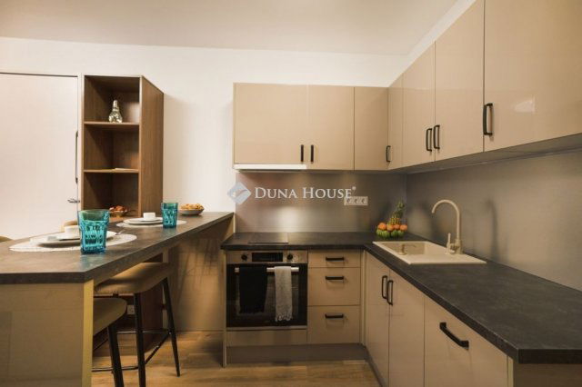 Eladó téglalakás, Budapesten, VIII. kerületben 46.705 M Ft